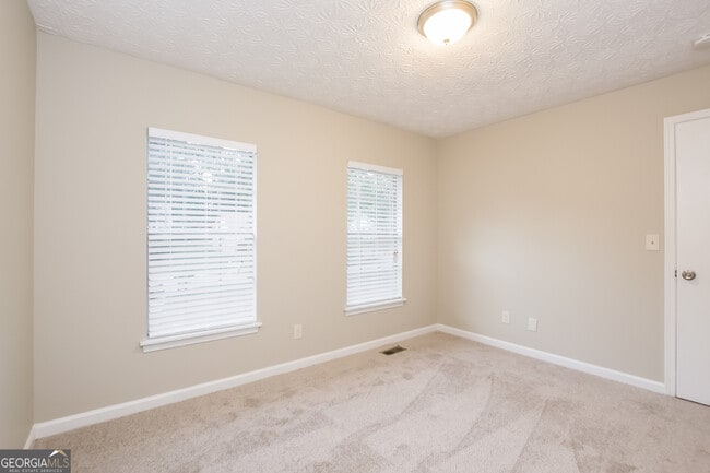 Building Photo - 430 Standing Rock Dr