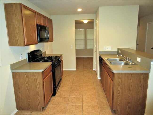 Building Photo - 822 Grand Plains Dr