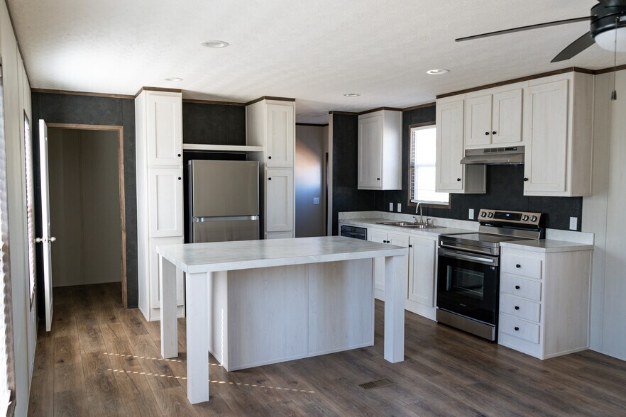 Building Photo - 133 Ponderosa Way