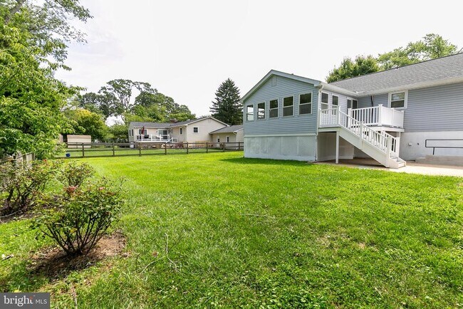 Building Photo - 742 Whitehall Beach Rd