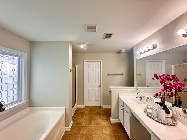 Building Photo - 175 Mill Creek Dr
