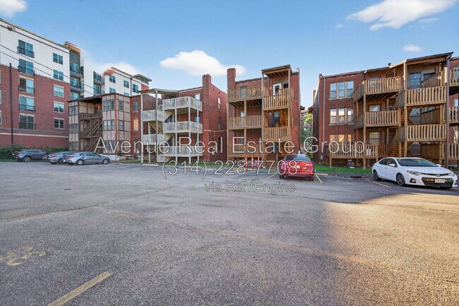 Building Photo - 5559 Pershing Ave