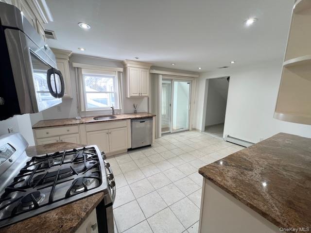 Building Photo - 11 Walnut Ave