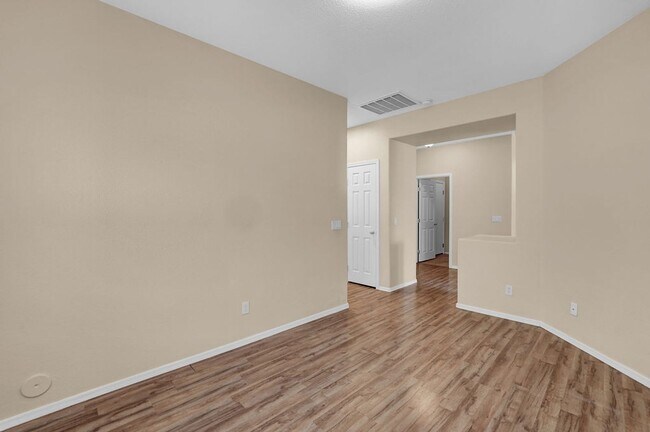 Building Photo - 18631 E Swan Dr