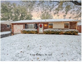 Building Photo - 1449 Skylark Dr