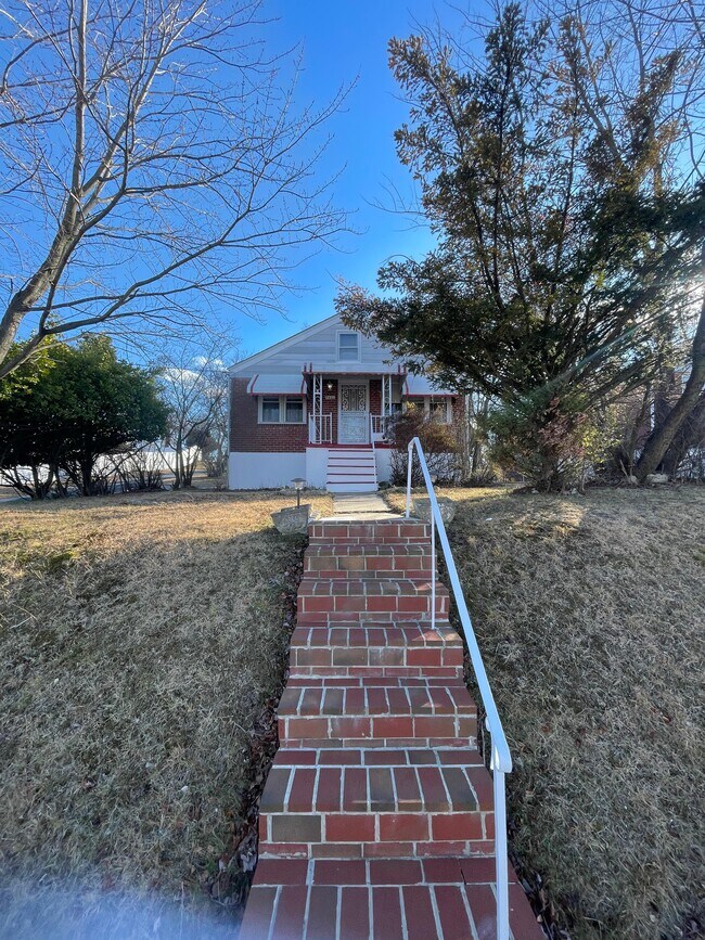 Building Photo - 5427 Omaha Ave