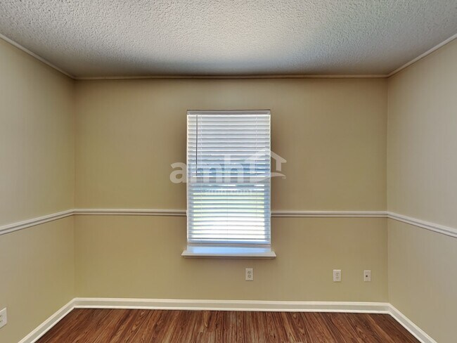 Building Photo - 3251 Sexton Dr