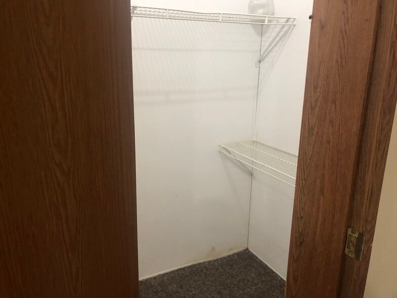 Master Closet_2 - 505 Bloomfield Rd