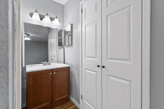 Building Photo - 13151 Walden Rd