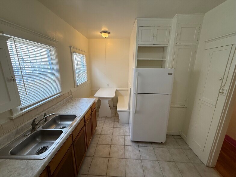 Building Photo - 2687 Orchard Ave