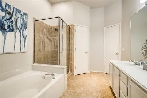 Building Photo - 4116 Pinewood Dr