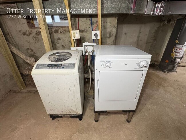 Building Photo - 2737 W Seltzer St