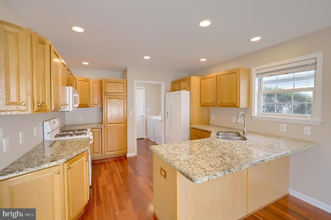 Building Photo - 8 Longwood Dr