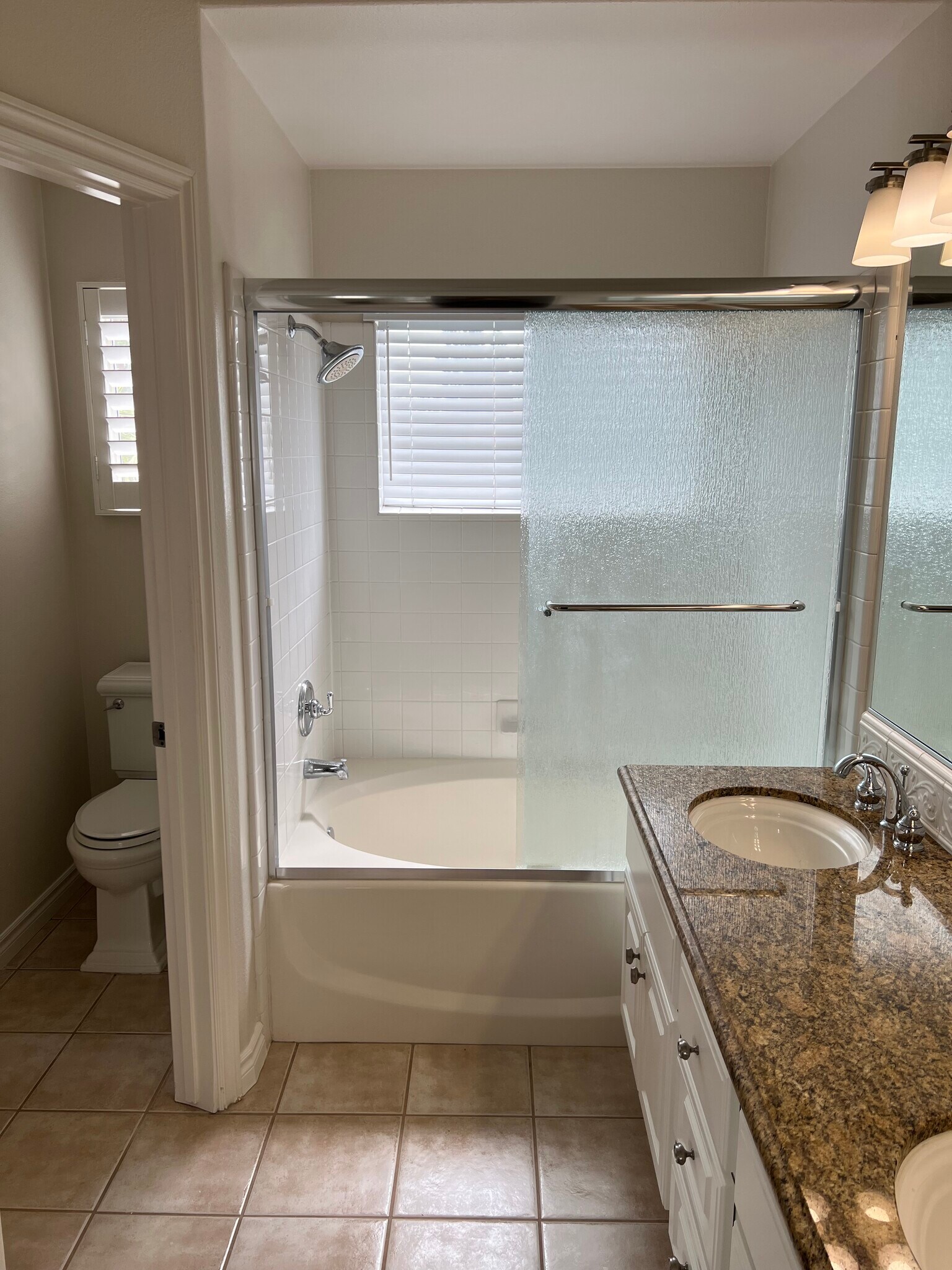 Master bathroom - 5532 Renaissance Ave