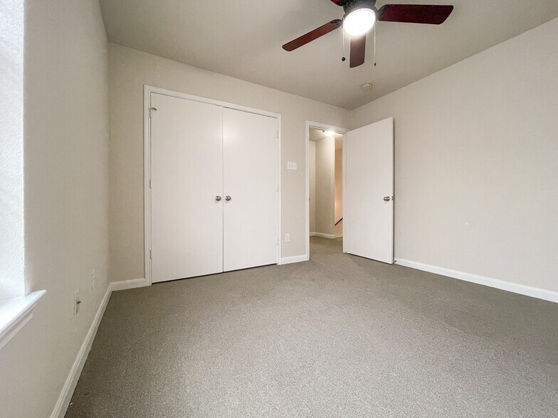 Building Photo - 506 3rd St