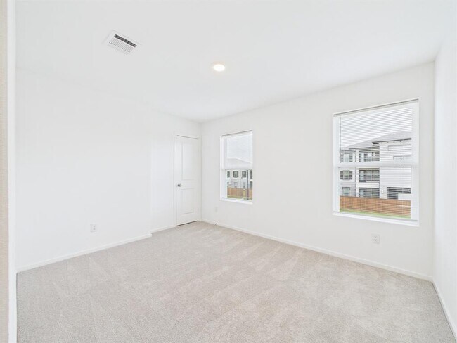 Building Photo - 2919 Summer Breeze Wy