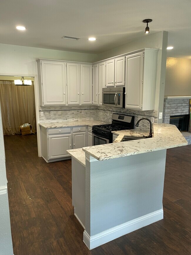 Kitchen - 6902 Wilhelmina Dr