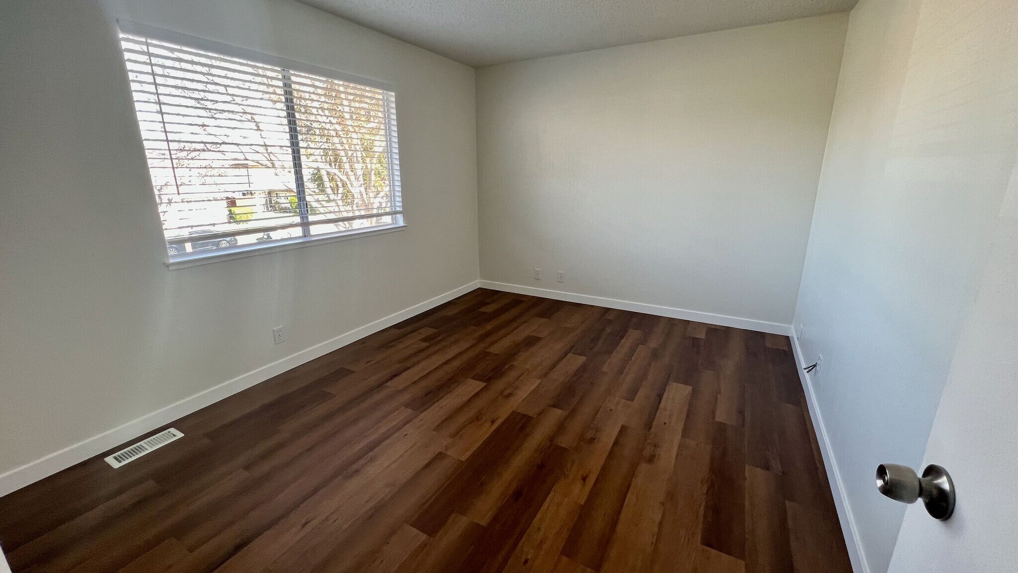 Building Photo - 1342 Shawn Dr