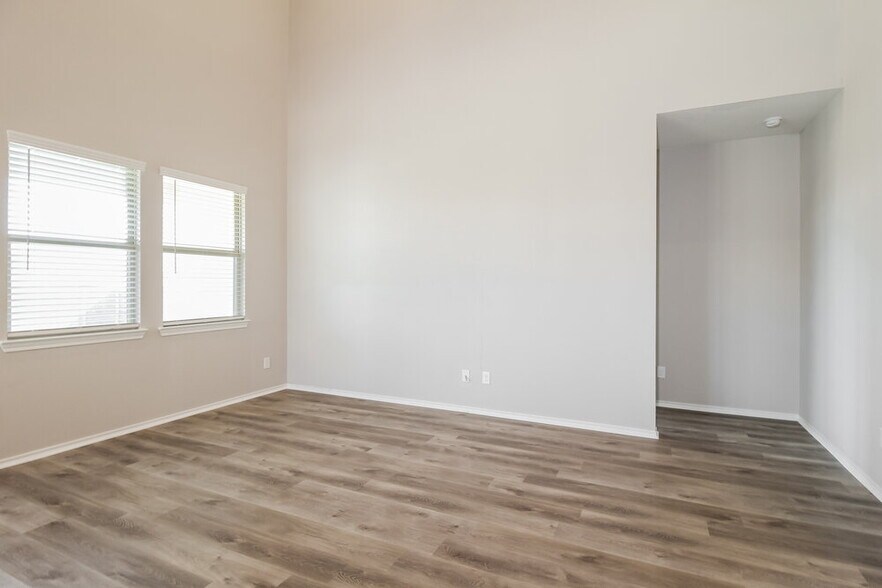 Building Photo - 3616 Doris Dr