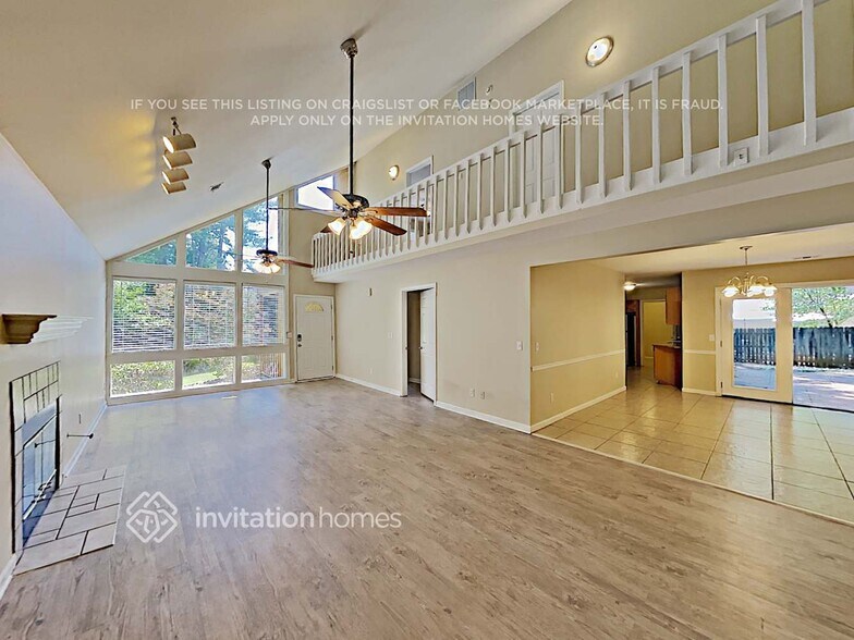 Building Photo - 4059 Oak Ferry Dr NE