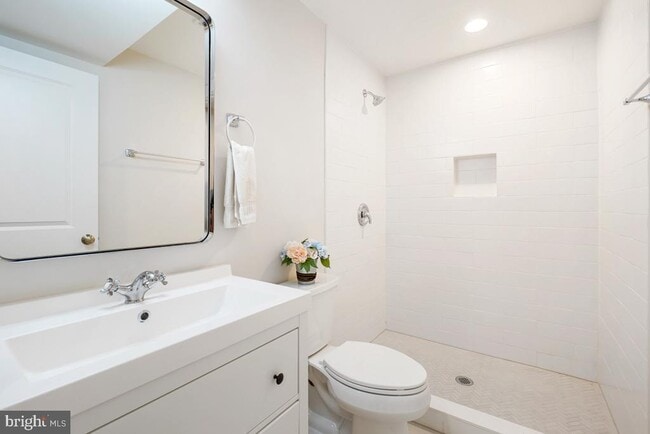 Building Photo - 8706 Sundale Dr