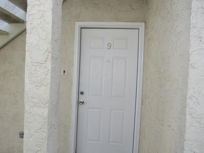 Building Photo - 104 Belaire Dr