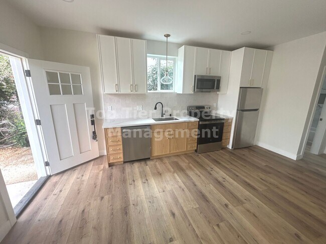 Building Photo - **BRAND NEW - 1 bed, 1 bath Unit in the Heart of South Park - Available NOW***
