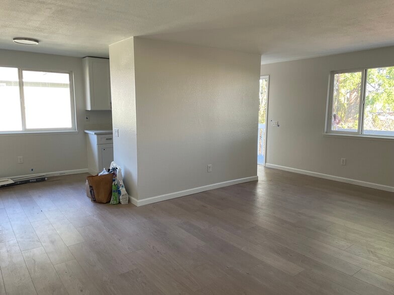 Building Photo - 1272 Woodgate Ave