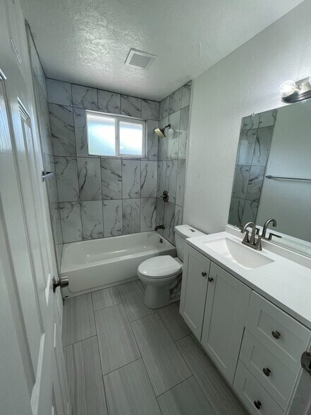 Building Photo - 2861 Cayenne Dr