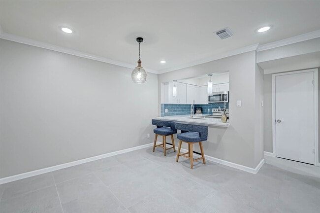 Building Photo - 925 Wax Myrtle Ln