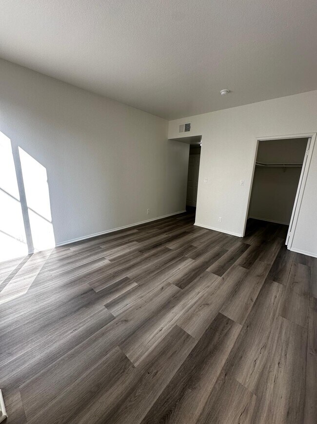 Building Photo - 4343 Whitsett Ave