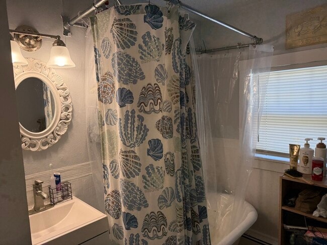 Building Photo - 21 1/2 Union St