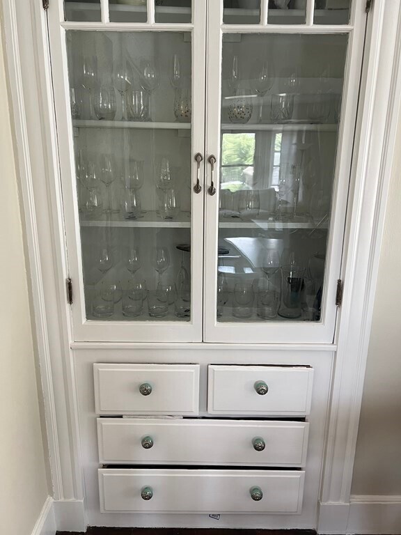 Building Photo - 66 Wren St