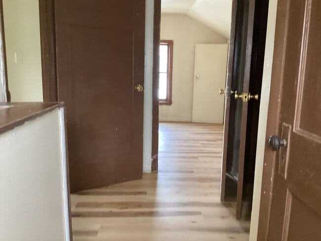 Building Photo - 4 Bedroom Single Family