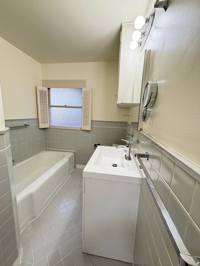 Building Photo - 1044-1048 Marcussen Drive