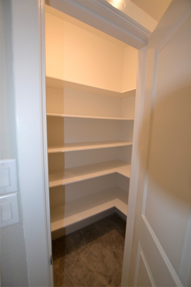 Building Photo - 2151 Creekside Breeze Dr