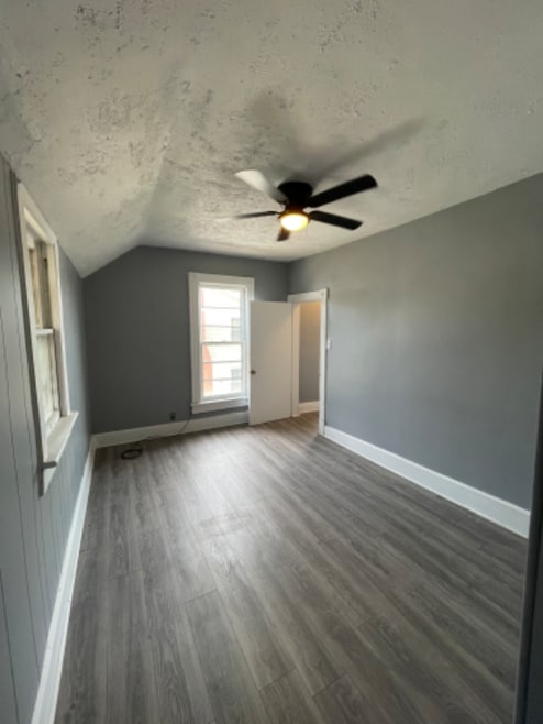 Building Photo - 305 Locust St