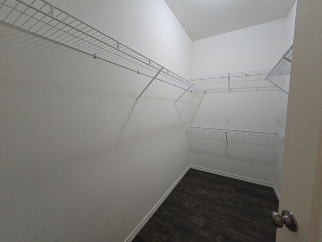 Building Photo - 322 Ambrose Avenue