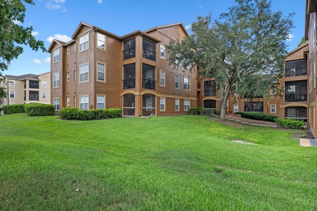 Building Photo - Newly Renovated 2-Bedroom Corner Unit in G...