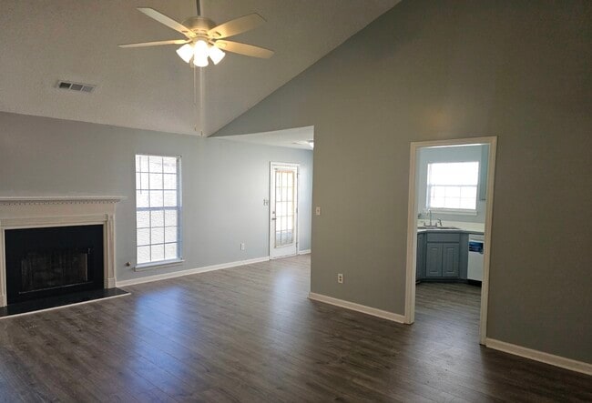 Building Photo - 6633 Biscayne