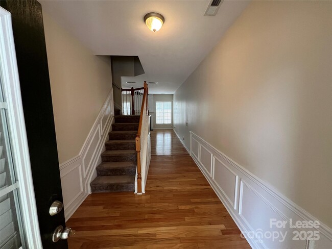 Building Photo - 10010 Blakeney Preserve Dr
