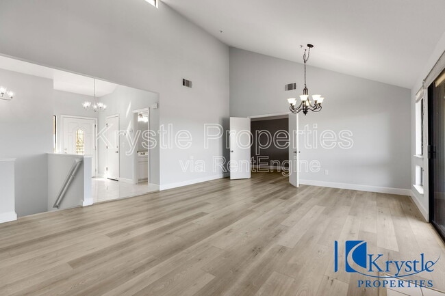 Building Photo - 20 Knoll Dr