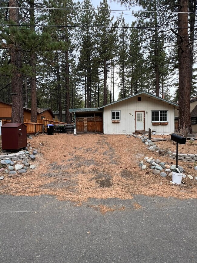 Building Photo - 1824 Hunkpapa St