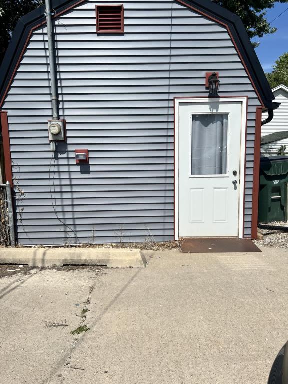 Primary Photo - 906 E 9th St