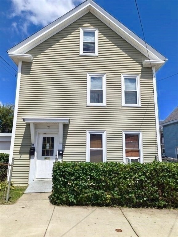 Building Photo - 7 Grove St