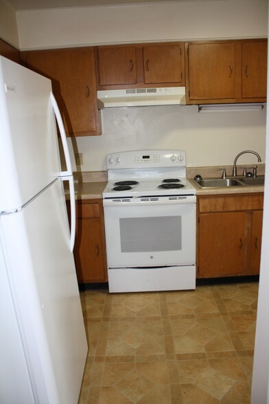 Kitchen - 1615 W Main St