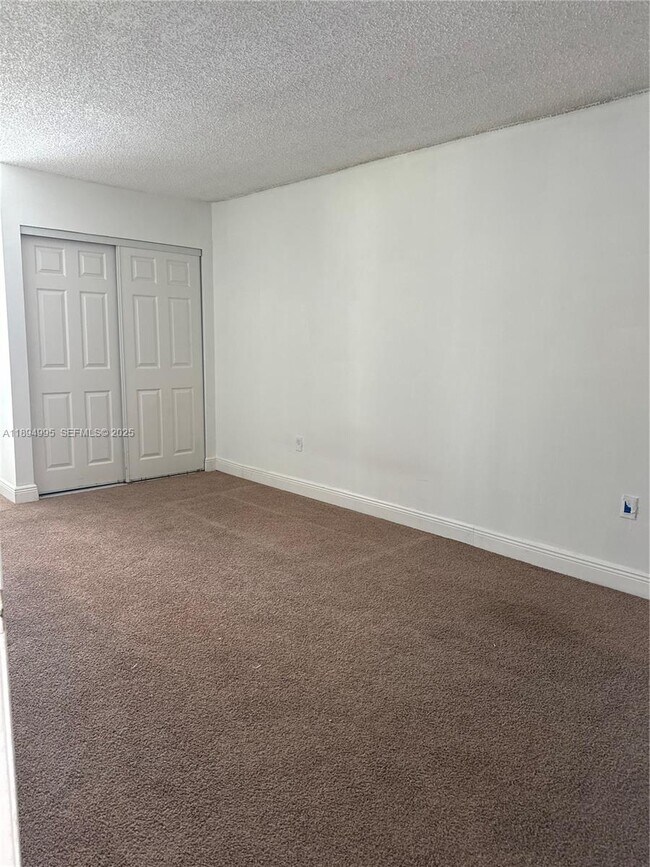 Building Photo - 850 N Miami Ave