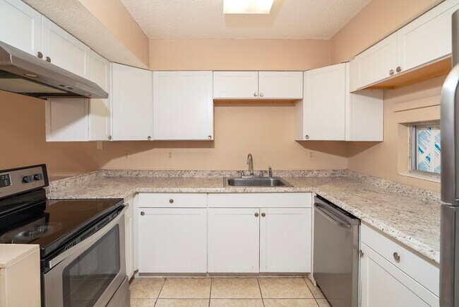 Building Photo - 123 Rio Del Mar St