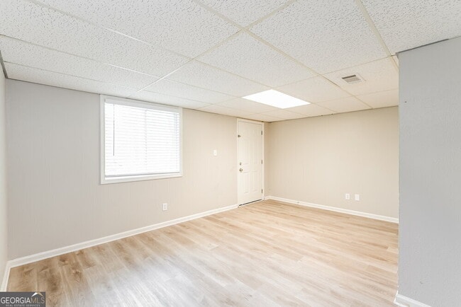 Building Photo - 5767 Riverside Dr