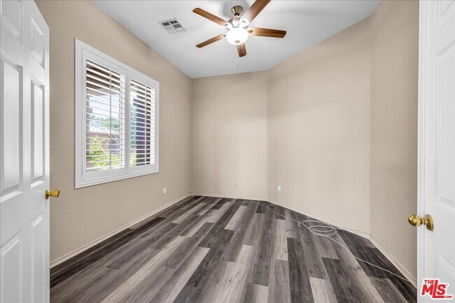 Building Photo - 40808 Eastwood Ln